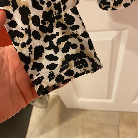 Animal Print Top - Picture 4 of 5
